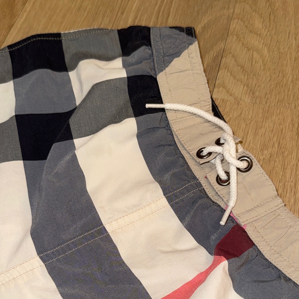 Burberry AUTHENTIC Checkered Swim Shorts - Beige, Black, Red Sz 10Y - Picture 7 of 14